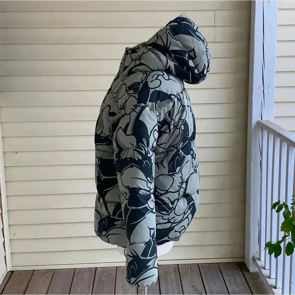 NWT H&M x Warner Bros Looney Tunes Sylvester Oversized Puffer hard find RARE - Picture 6 of 11